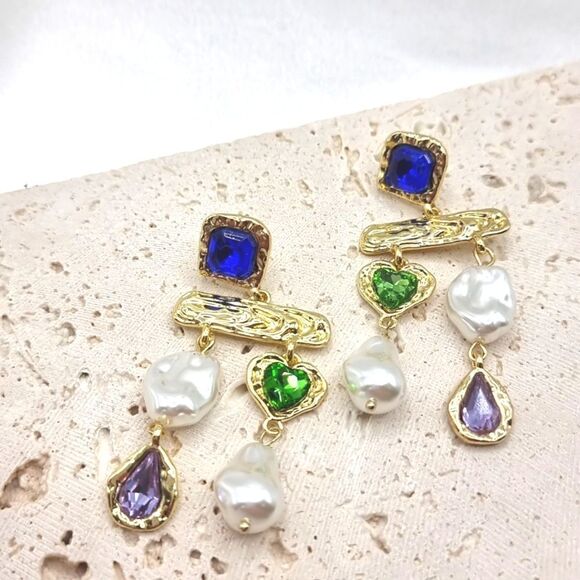 New FREE PEOPLE Baroque pearl & gem stone dangle earrings - Picture 3 of 8